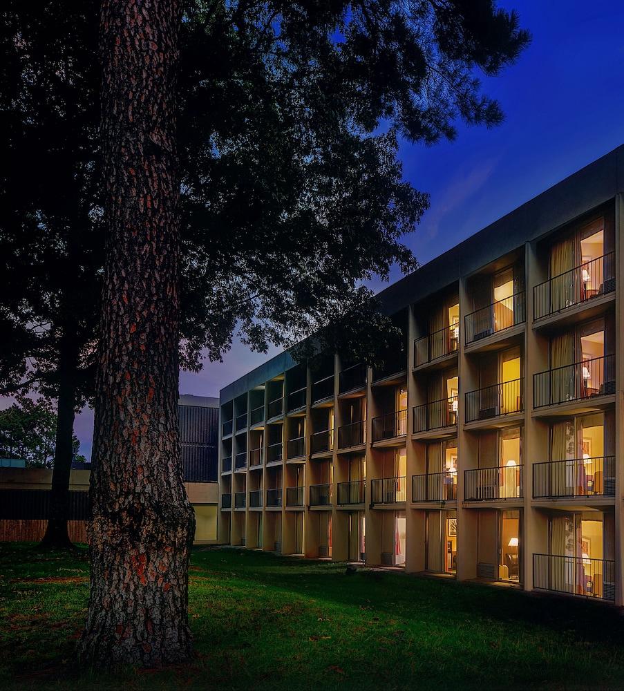 วิสเพอริง วูดส์ โฮเทล แอนด์ คอนเฟอเรนซ์ เซนเตอร์ Hotel โอลีฟแบรนช์ ภายนอก รูปภาพ