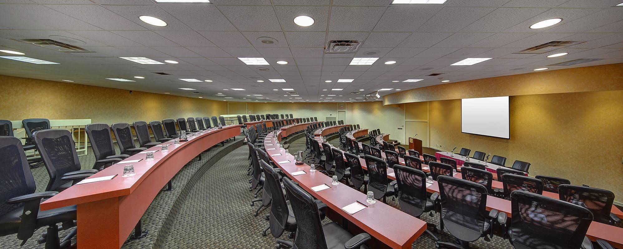 วิสเพอริง วูดส์ โฮเทล แอนด์ คอนเฟอเรนซ์ เซนเตอร์ Hotel โอลีฟแบรนช์ ภายนอก รูปภาพ